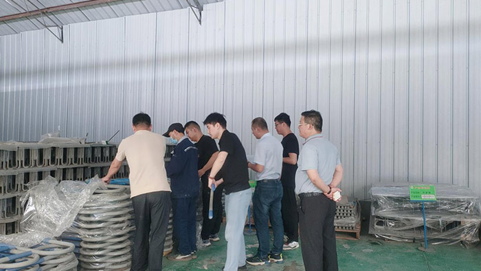 中鐵檢驗(yàn)認(rèn)證中心蒞臨我公司指導(dǎo)工作,淮北源泰潔煤科技有限責(zé)任公司